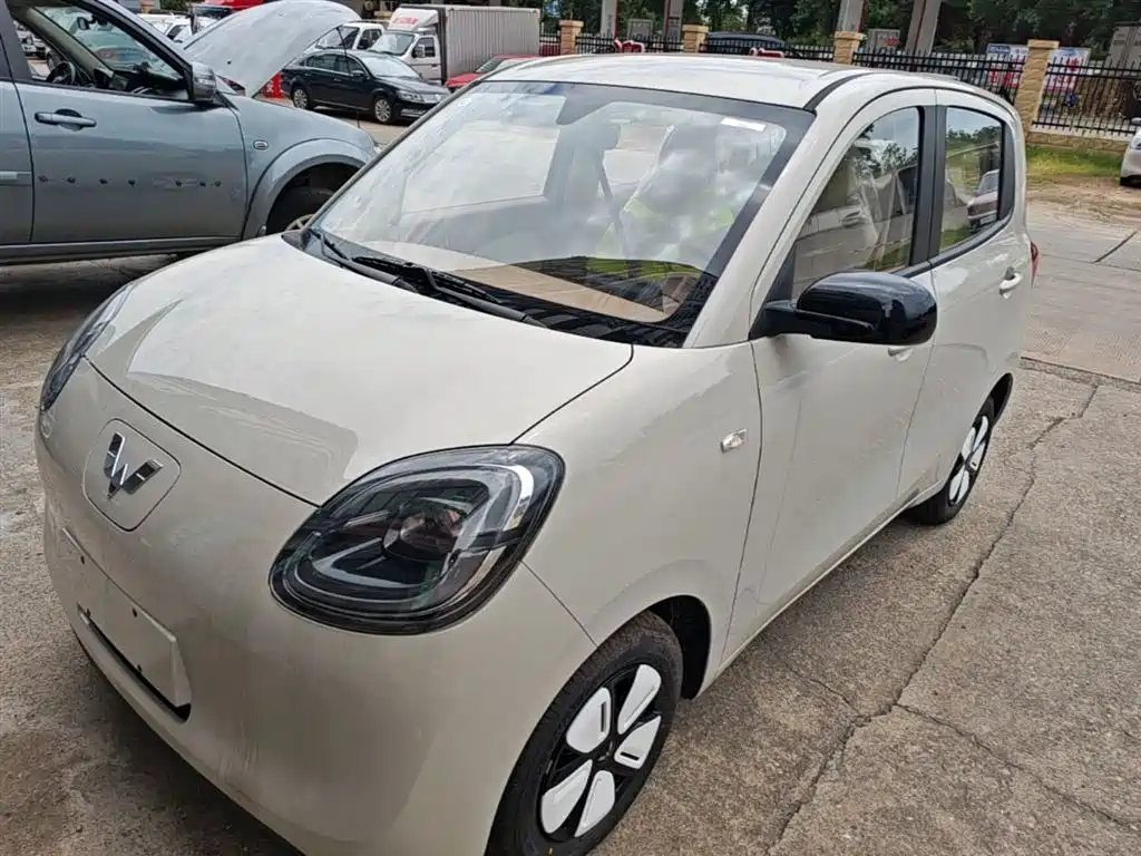 Wuling Motors Hongguang MINIEV 2026 2025 4-Door Advanced