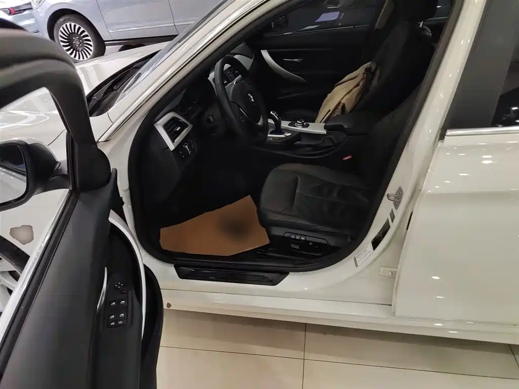 BMW 3 Series 2015 328Li Fashion фото 11