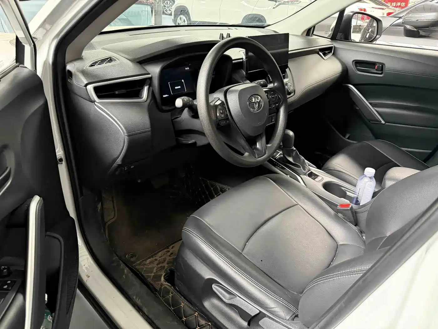 Toyota Corolla Cross 2023 2.0L Pioneer Edition фото 3