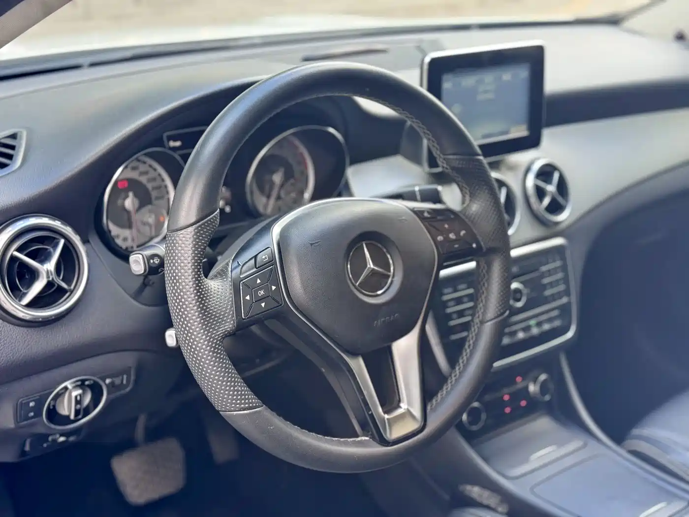 Mercedes-Benz GLA 2016 GLA 200 Dynamic фото 9