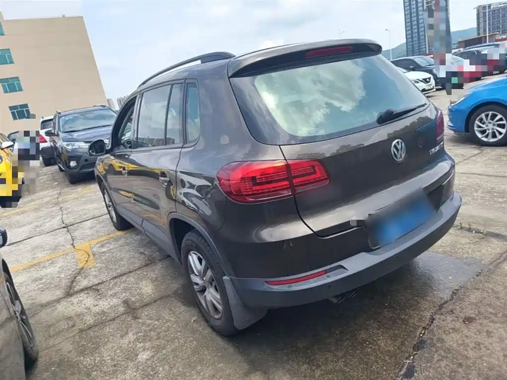 Volkswagen Tiguan 2015 1.8TSI Automatic 2WD Trendline фото 5