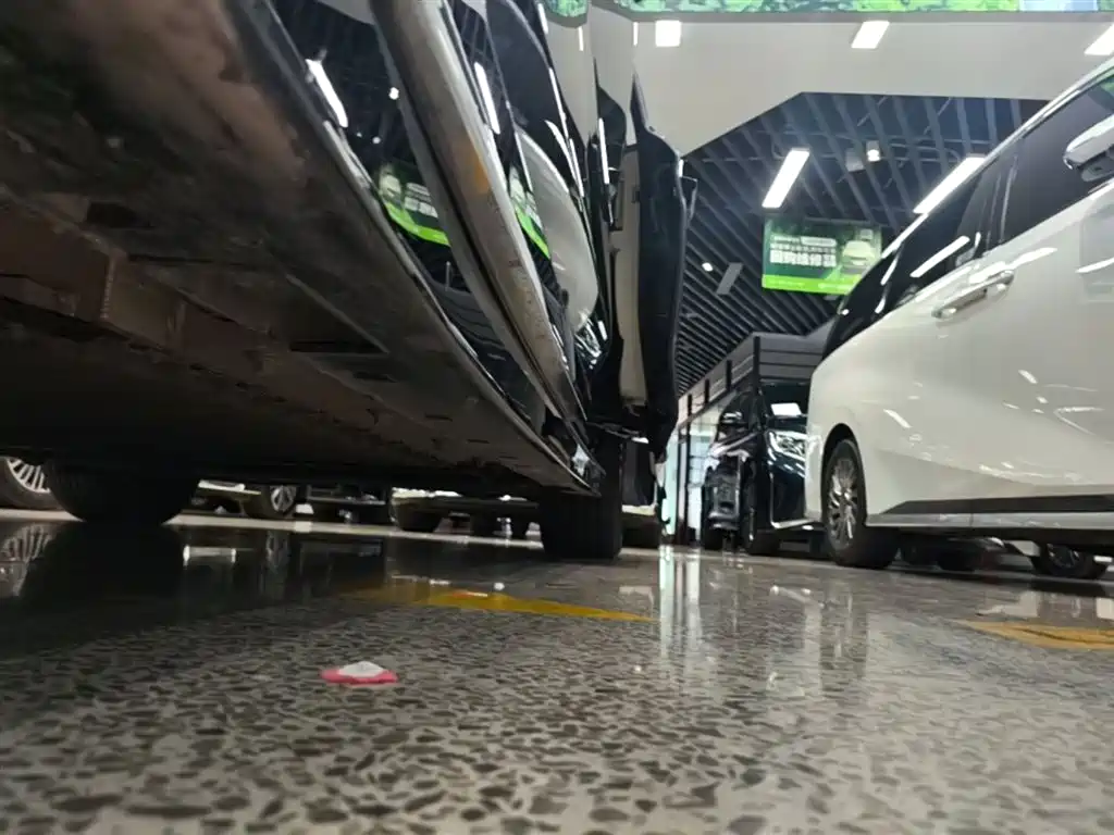 Voyah Auto Voyah Dreamer 2025 Model PHEV 4WD Excellent QianKun Edition фото 21