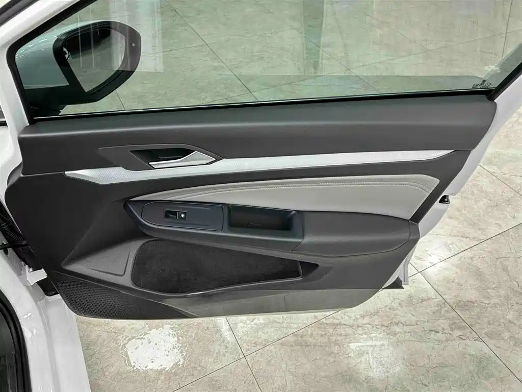 Volkswagen Golf 2023 280TSI DSG Pro фото 12