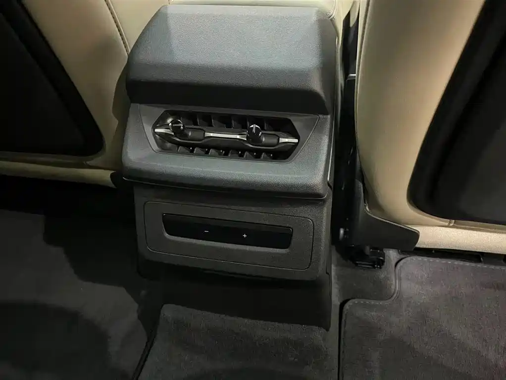 Audi Q6L e-tron 2025 Model Pioneer Edition фото 16