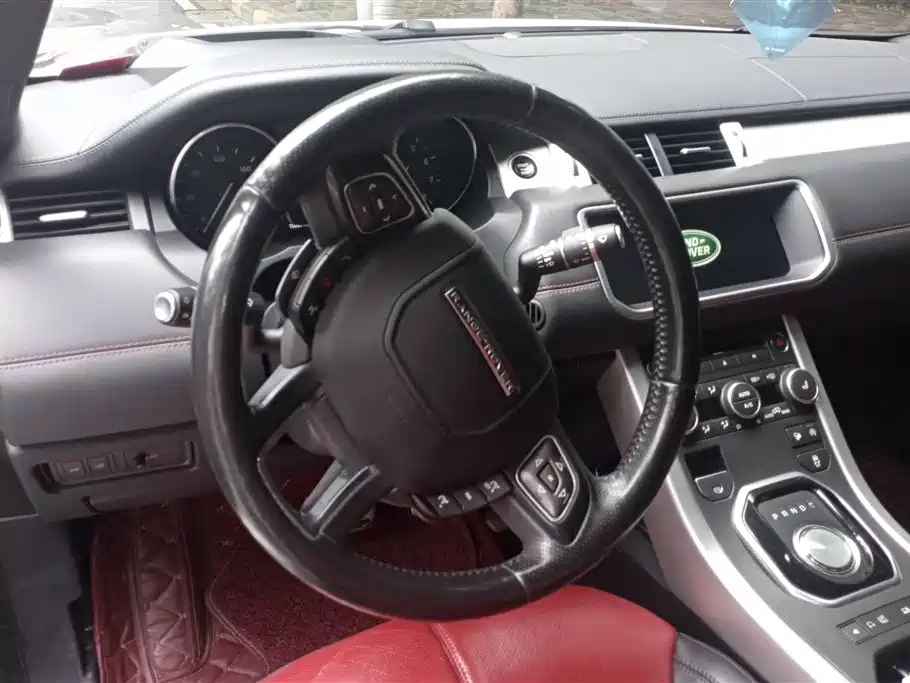 Land Rover Range Rover Evoque (Import) 2017 2.0T Convertible фото 15