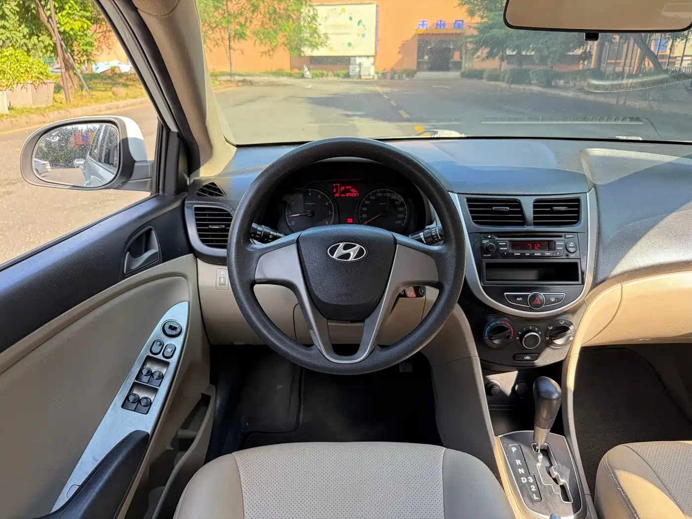 Hyundai Verna 2014 1.4L Automatic Smart GLS фото 13