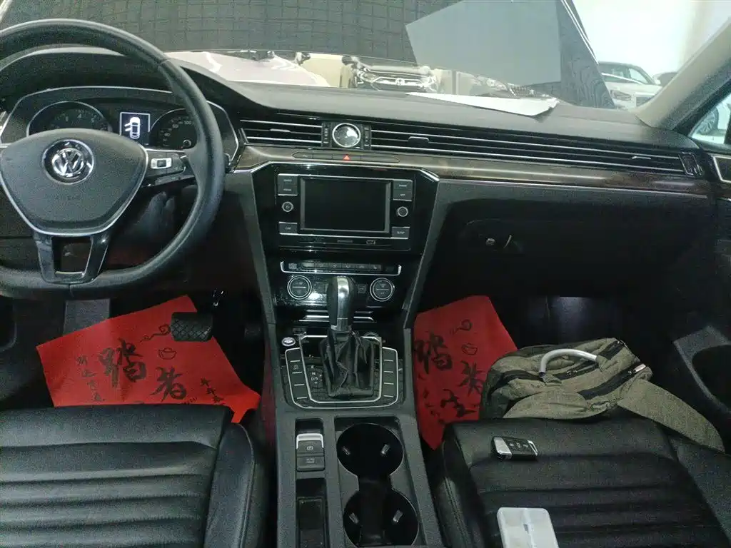 Volkswagen Magotan 2018 Facelift 330TSI DSG Luxury фото 13