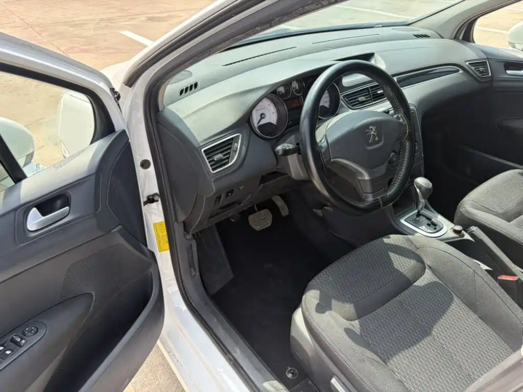Peugeot 308 2016 2014 Model Joy Edition Classic 1.6L Automatic Superior Style