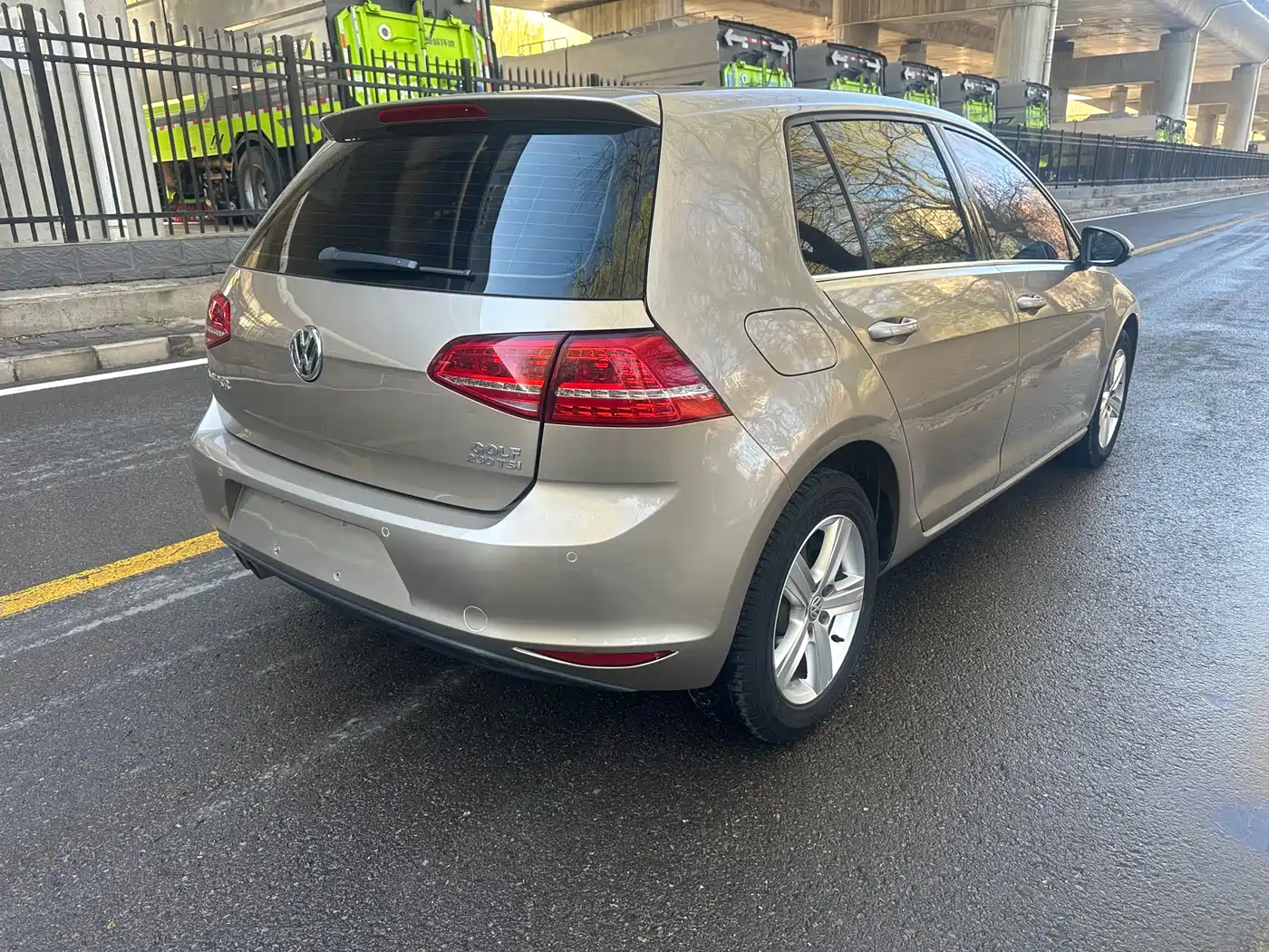 Volkswagen Golf 2016 230TSI Automatic Comfort фото 17