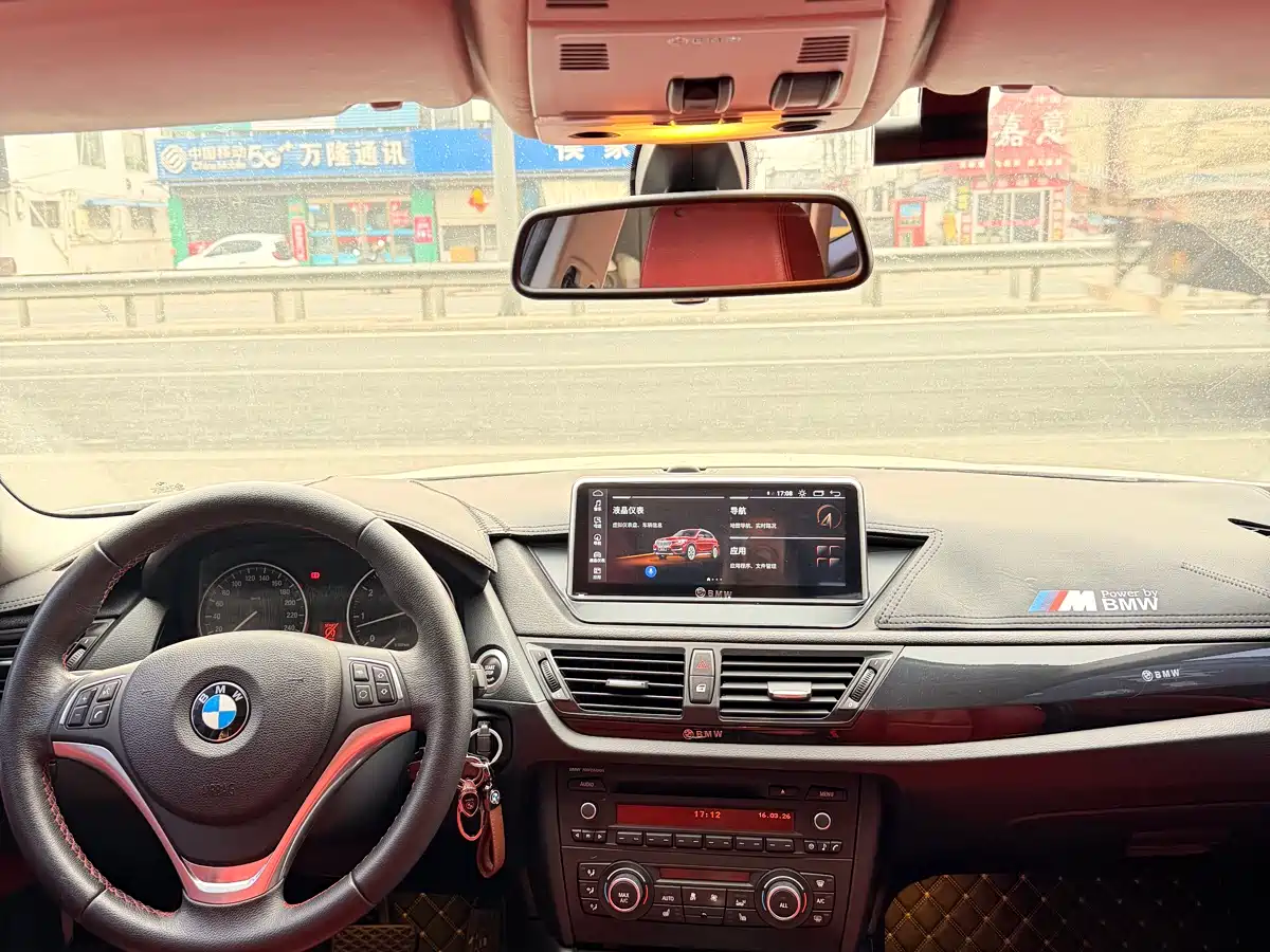 BMW X1 2013 sDrive20i Sport Design Package фото 5