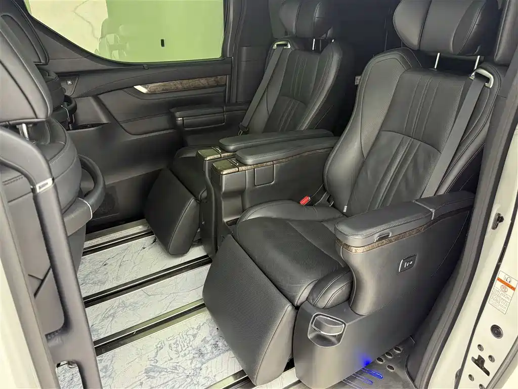Toyota Alphard 2019 Hybrid 2.5L Premium Edition фото 13