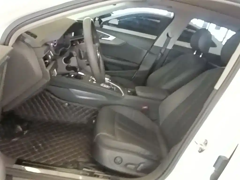 Audi A4L 2017 45 TFSI quattro Style Edition фото 15