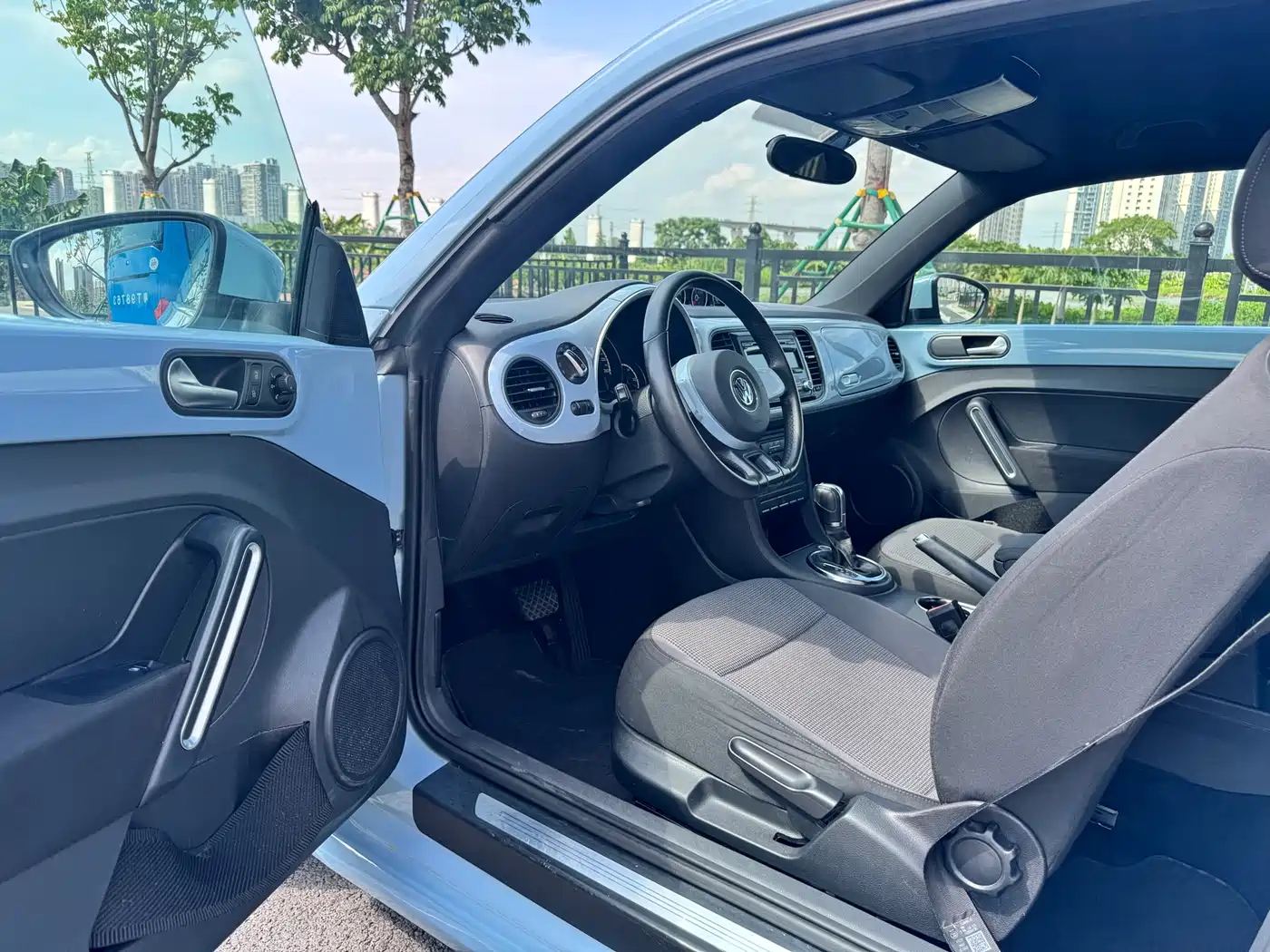 Volkswagen Beetle 2013 1.4TSI Comfort фото 4