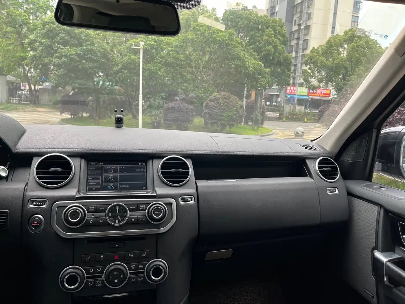 Land Rover Discovery 2015 3.0 SDV6 HSE Diesel фото 6