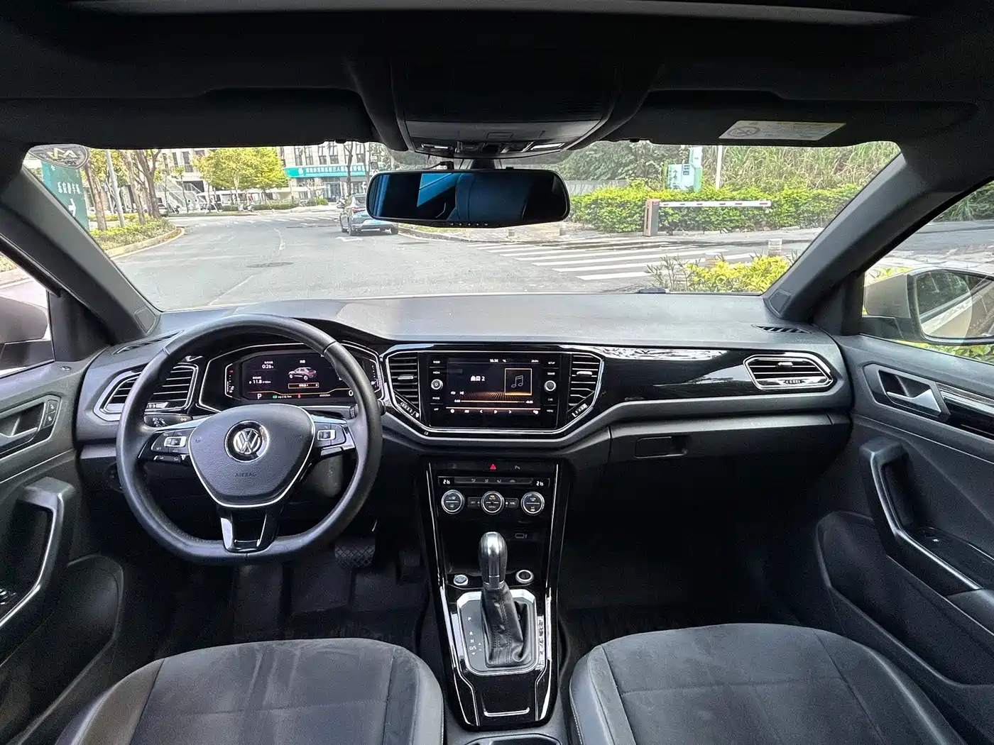 Volkswagen T-ROC 2019 280TSI DSG 2WD Luxury Type China VI фото 7
