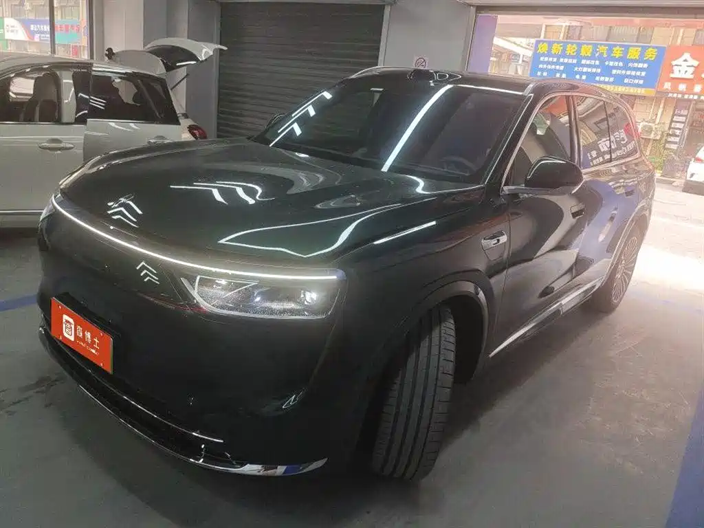 AITO Wenjie AITO M8 2025 Extended Range Ultra 53.4kWh 6-Seater