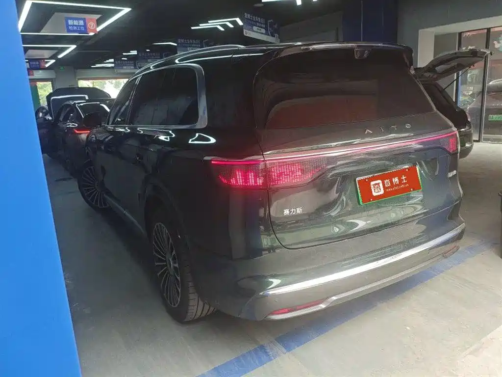 AITO Wenjie AITO M8 2025 Extended Range Ultra 53.4kWh 6-Seater фото 4
