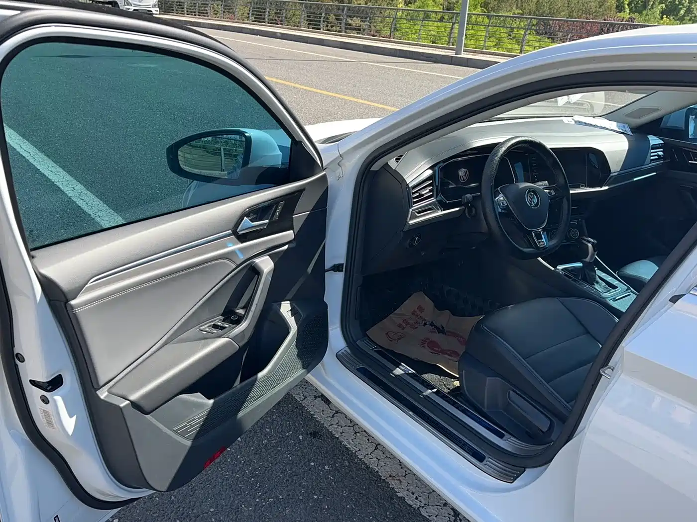Volkswagen Sagitar 2022 280TSI DSG Surpassing Edition фото 14