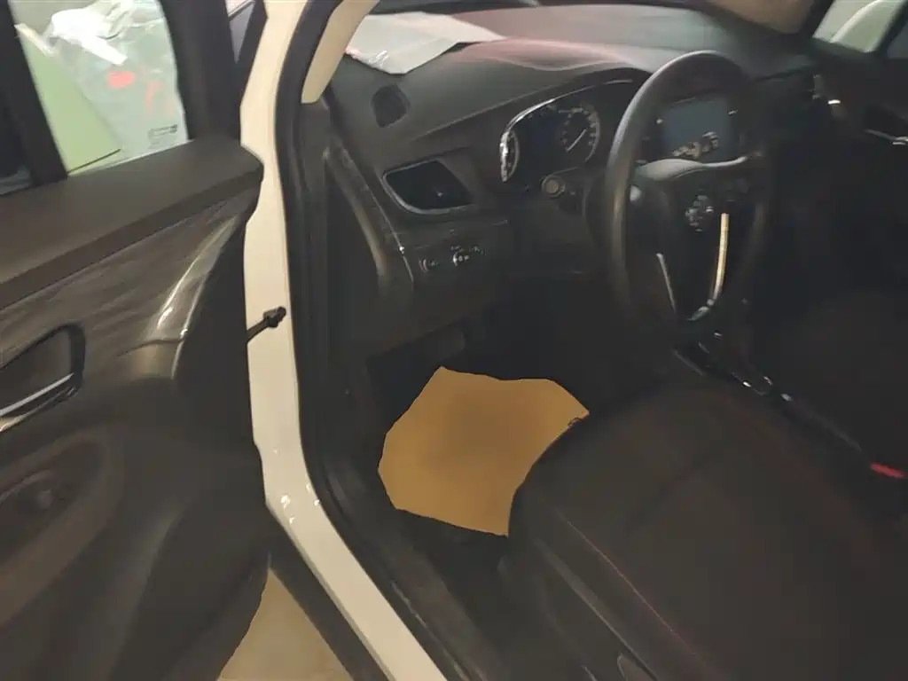 Buick Encore 2017 18T Automatic 2WD Urban Leading фото 16