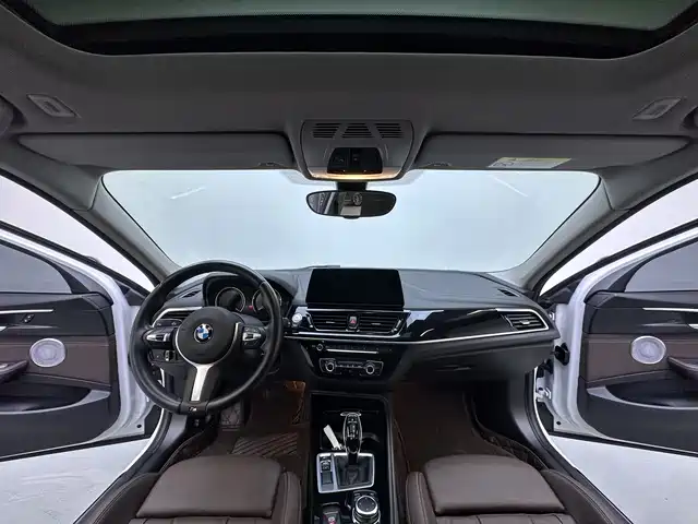 BMW 1 Series 2023 125i M Sport Shadow Edition фото 8