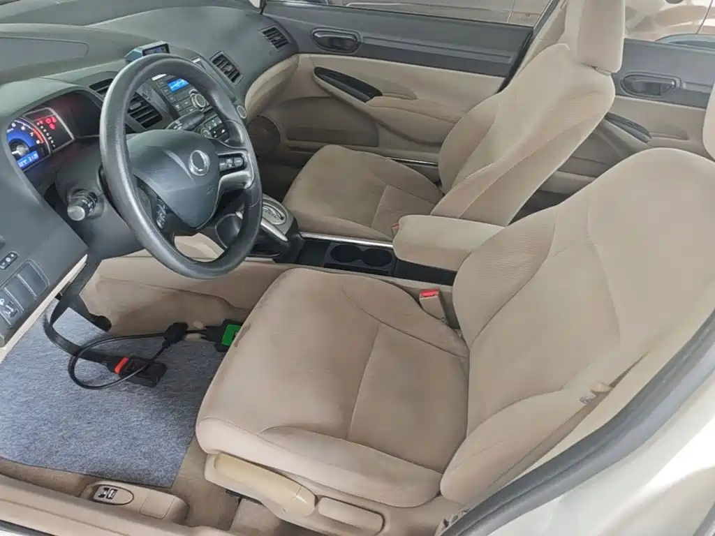 CIIMO CIIMO 2015 2015 1.8L Automatic Comfort Edition