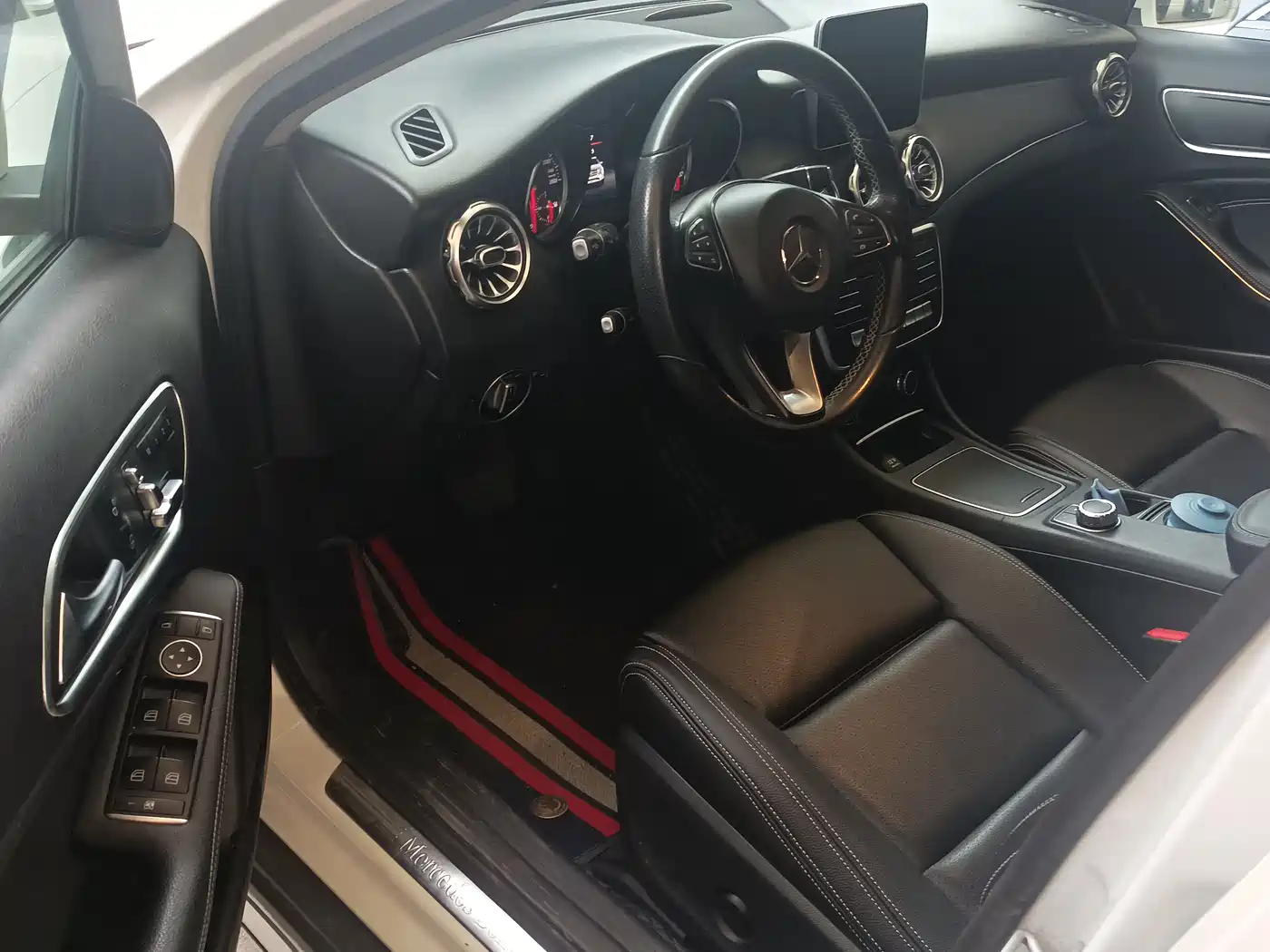Mercedes-Benz GLA 2017 GLA 200 Dynamic фото 4