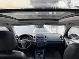 Photo 8 - Volkswagen Tiguan