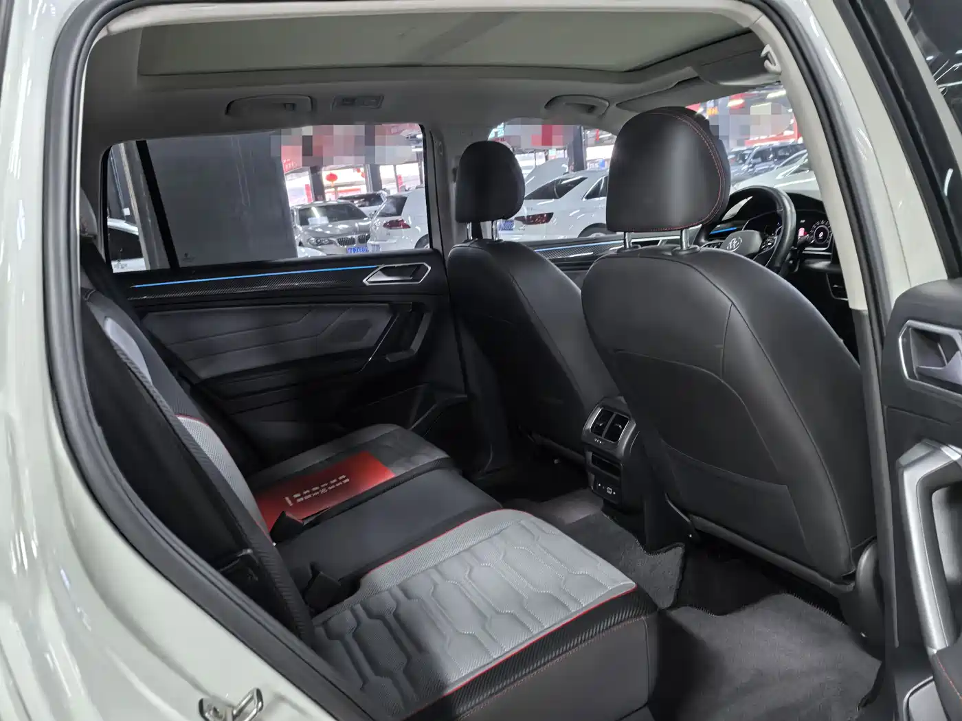 Volkswagen Tiguan L PHEV 2022 430PHEV Plug-in Hybrid Flagship Edition фото 8