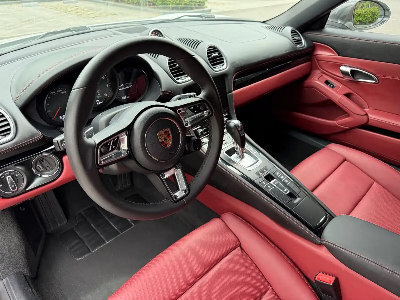 Porsche 718 2019 Boxster T 2.0T фото 8