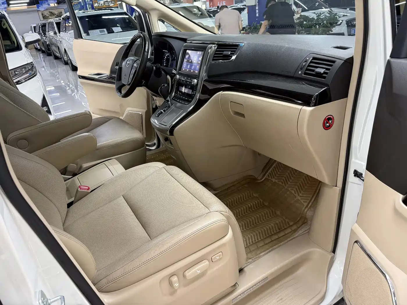 Toyota Alphard 2012 3.5L Luxury Edition фото 6