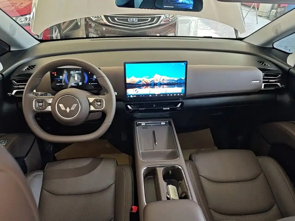 Wuling Motors Xingguang 730 New Energy 2026 2025 Model Plug-in Hybrid Base Version