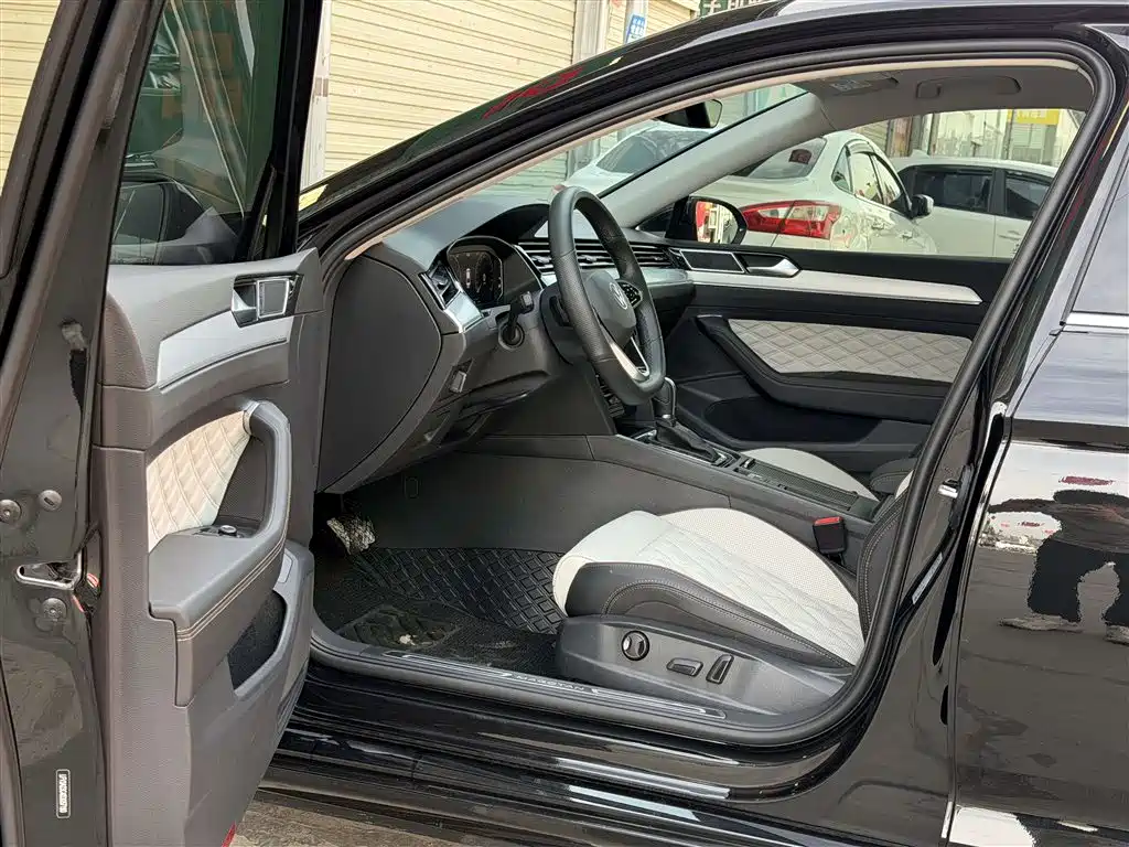 Volkswagen Magotan 2025 Facelift Public Edition 330TSI DSG Luxury фото 7