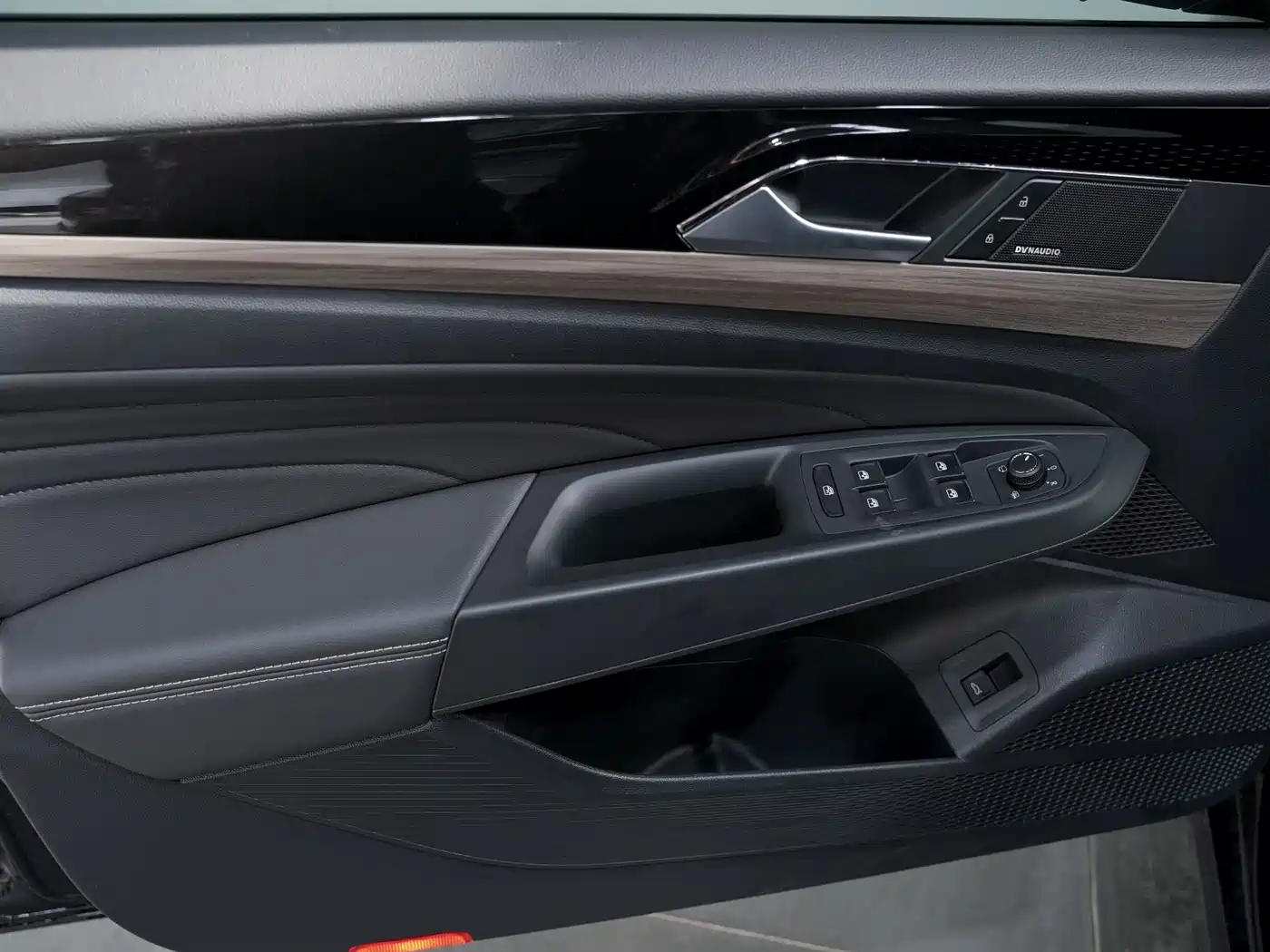 Volkswagen Passat 2019 380TSI Flagship Edition China VI фото 12