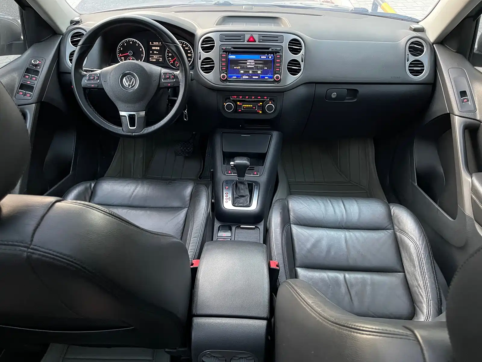 Photo 9 - Volkswagen Tiguan
