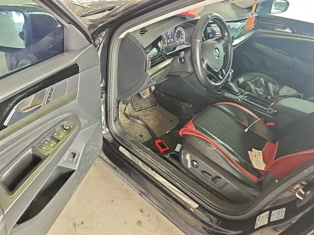 Volkswagen Passat 2019 330TSI Elite Version China VI фото 16