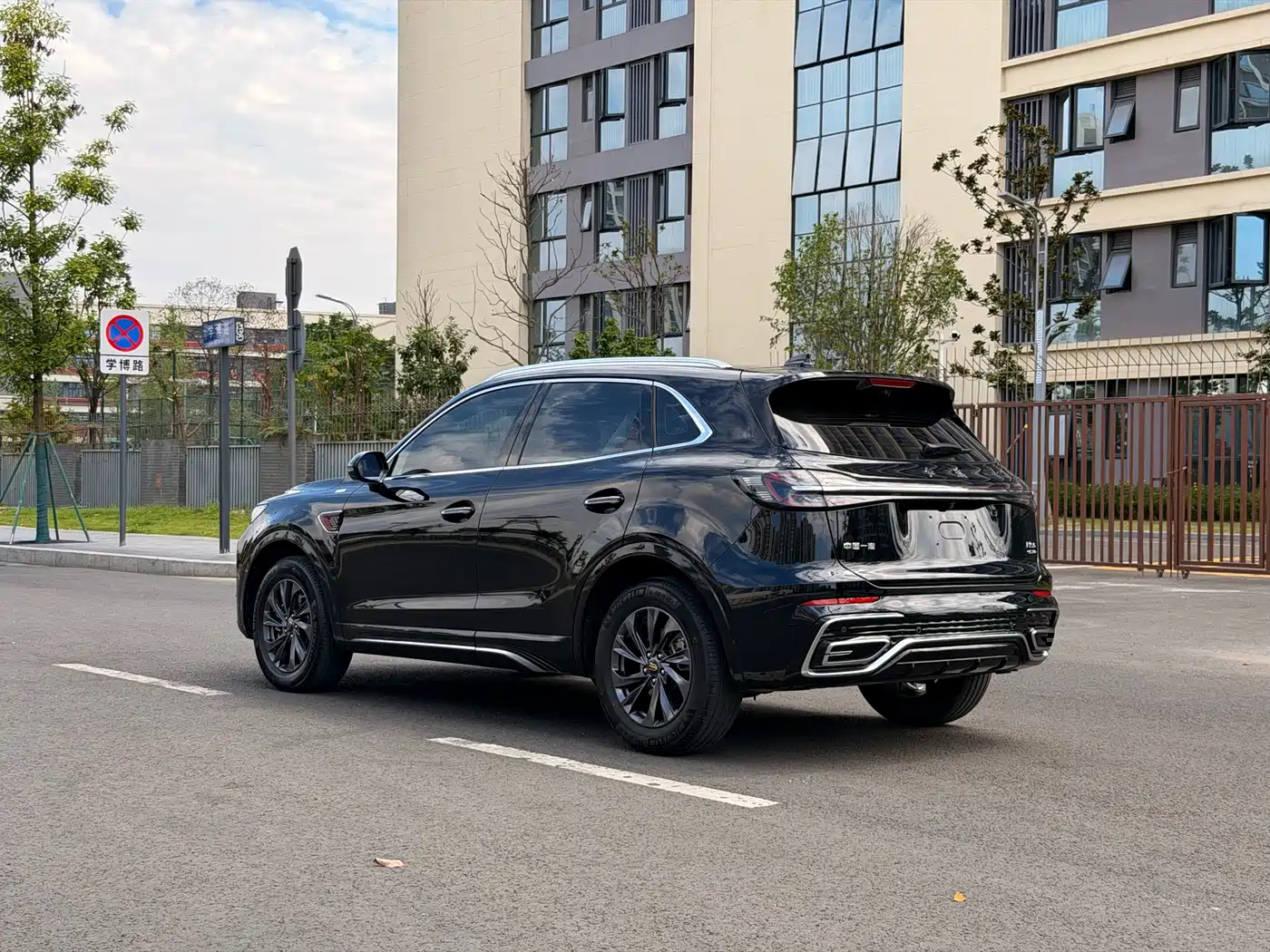 Hongqi HS5 2023 2.0T Flag Enjoy Pro Edition фото 17