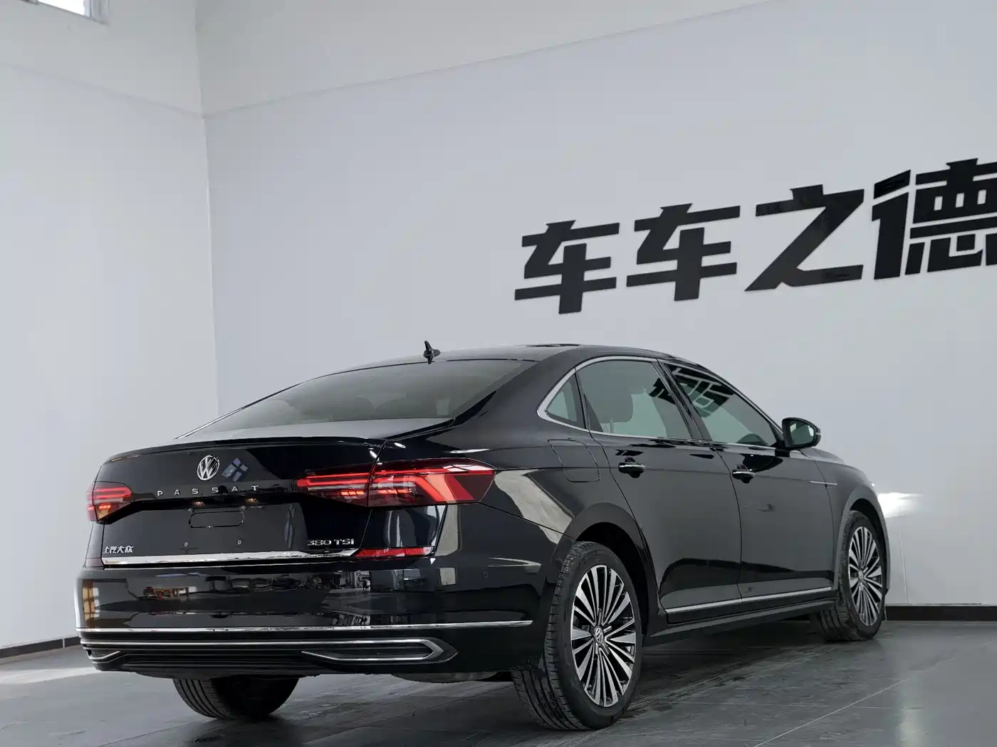 Volkswagen Passat 2019 380TSI Flagship Edition China VI фото 28