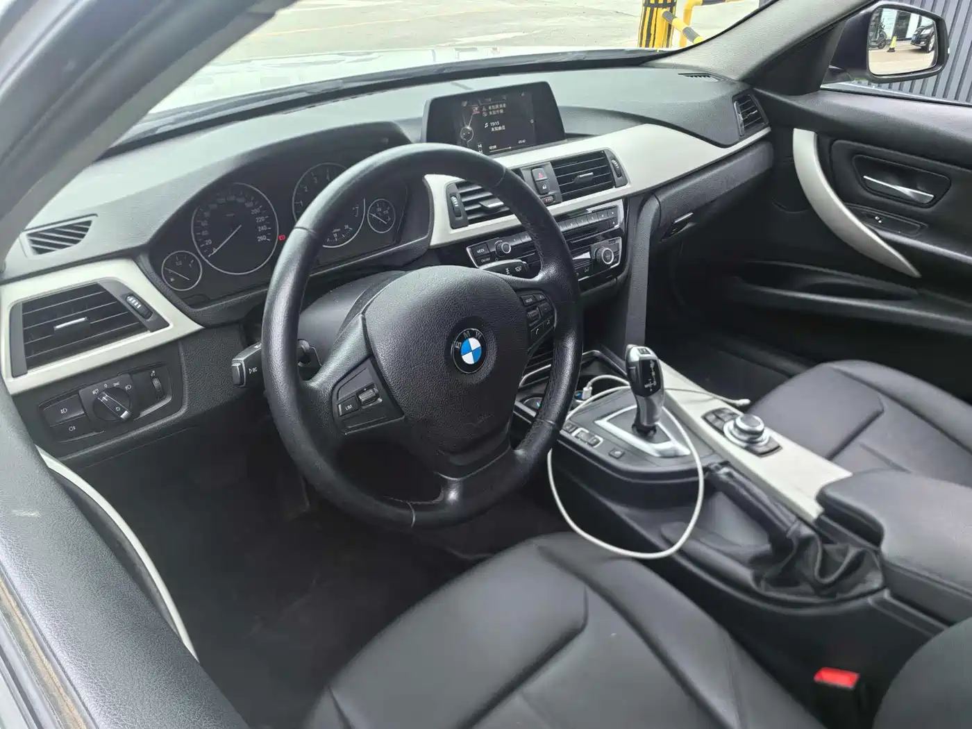 BMW 3 Series 2016 320i Fashion Model фото 8