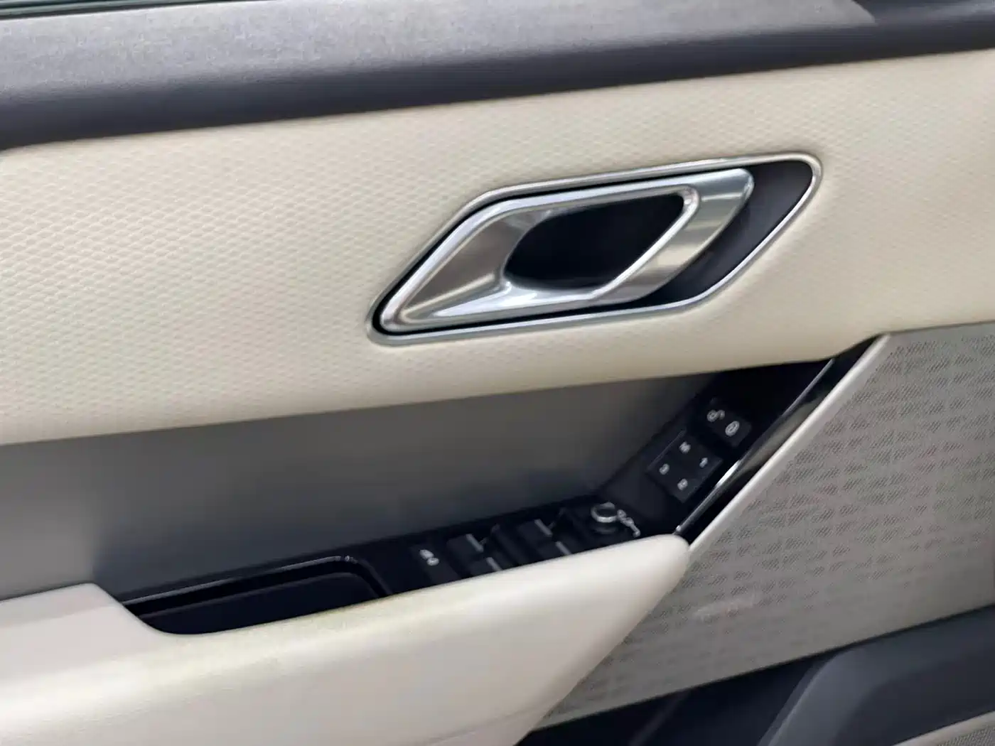 Land Rover Range Rover Velar 2018 P380 R-DYNAMIC SE фото 12