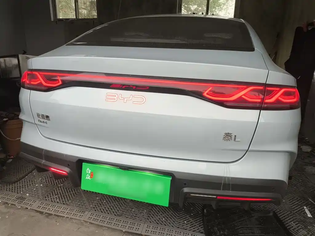 BYD Qin L 2024 DM-i 80KM Leading Edition фото 6
