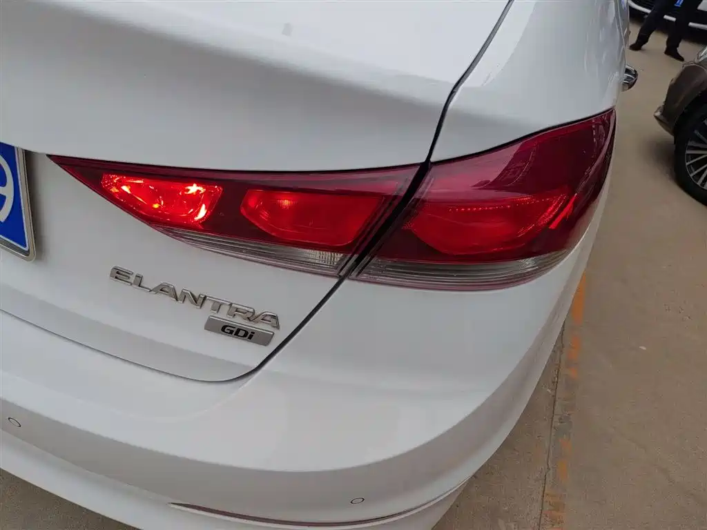 Hyundai Elantra 2016 Model 1.6L Automatic Smart Elite фото 8