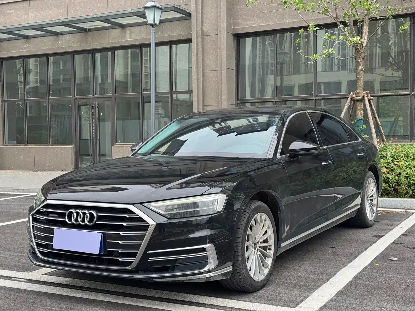 Audi A8 2021 A8L 50 TFSI quattro Comfort фото 3