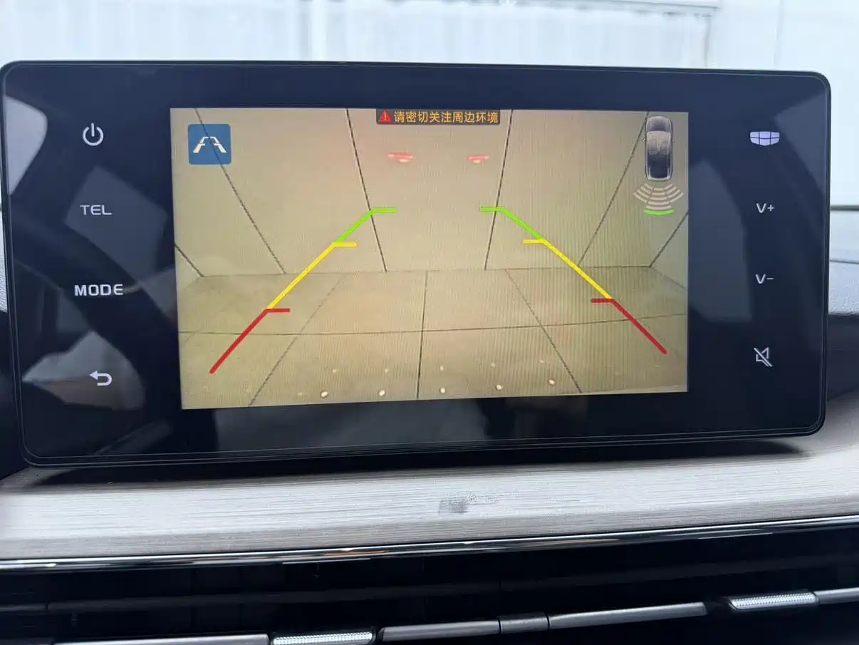Фото 9 - Geely Vision X3