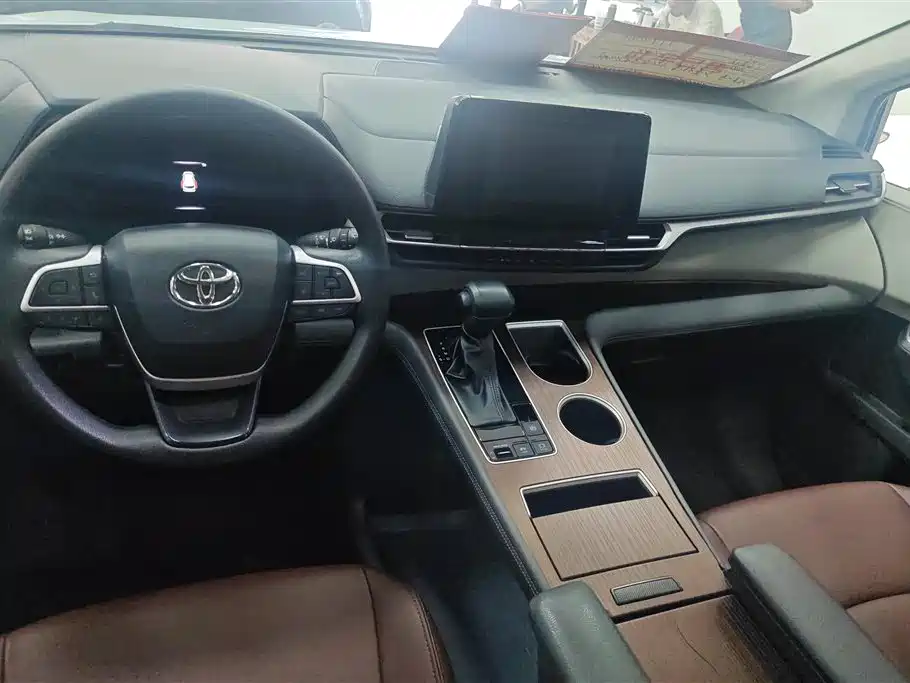 Toyota Sienna 2021 2.5L Hybrid Comfort Edition фото 12