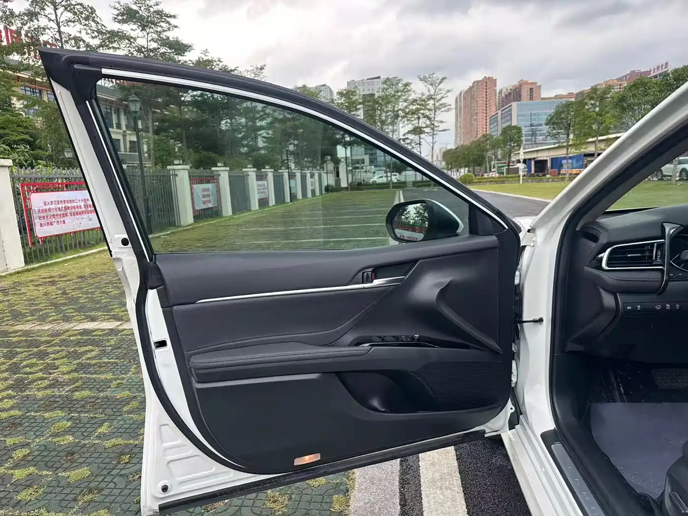 Toyota Camry 2021 2.0G Luxury Edition фото 18