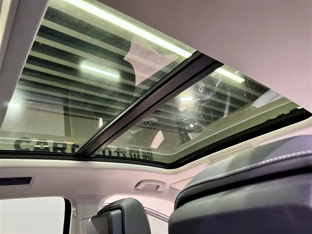 Volkswagen Passat 2025 Outstanding 380TSI Dragon Soaring Edition фото 27