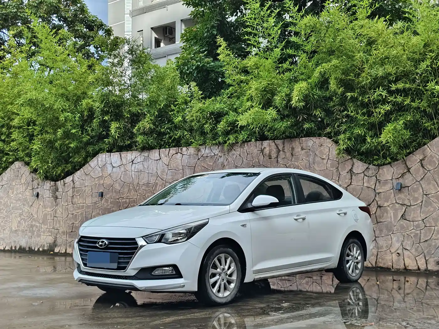 Фото 1 - Hyundai Verna