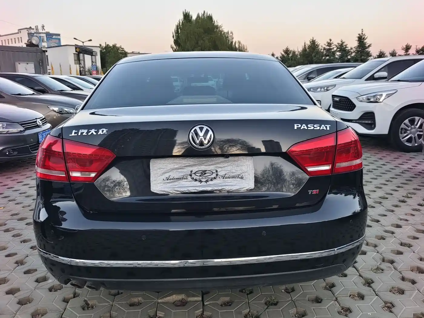 Volkswagen Passat 2015 1.8TSI DSG Honor Edition фото 8
