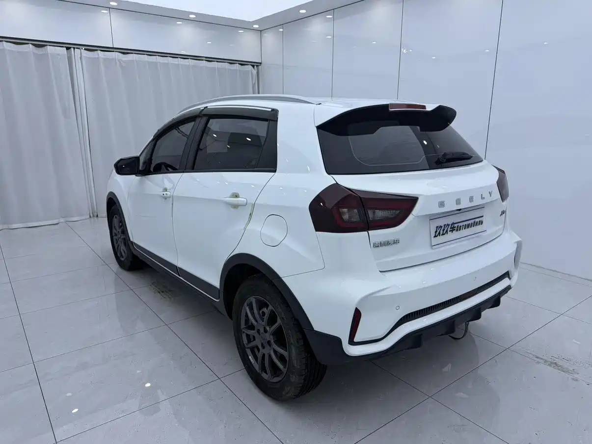 Фото 6 - Geely Vision X3