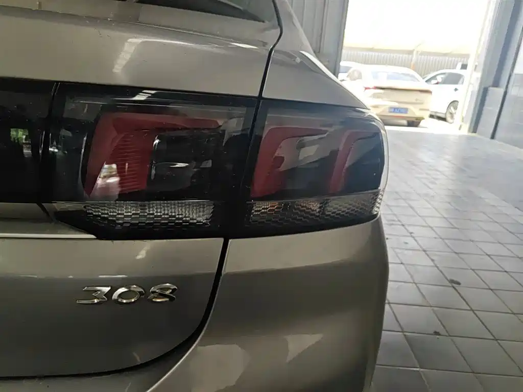 Peugeot 308 2016 1.6L Manual Fashion фото 8